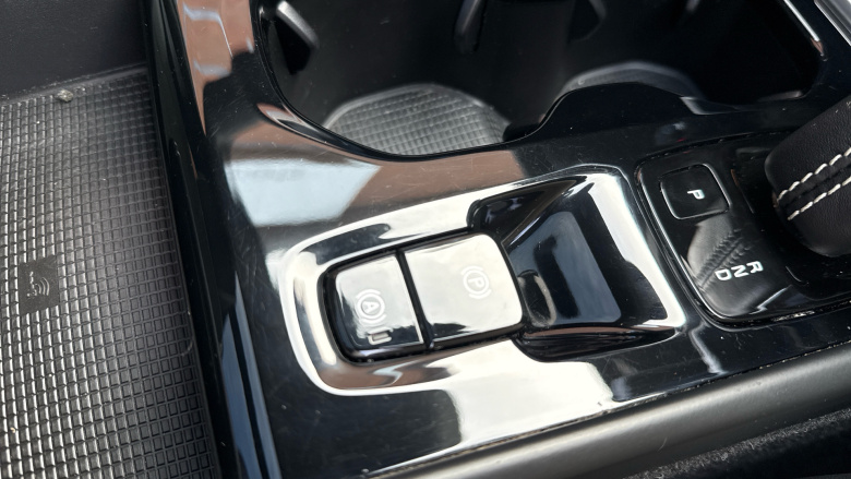 Volvo Xc40 1.5 T5 Recharge PHEV R DESIGN Pro 5dr Auto Estate